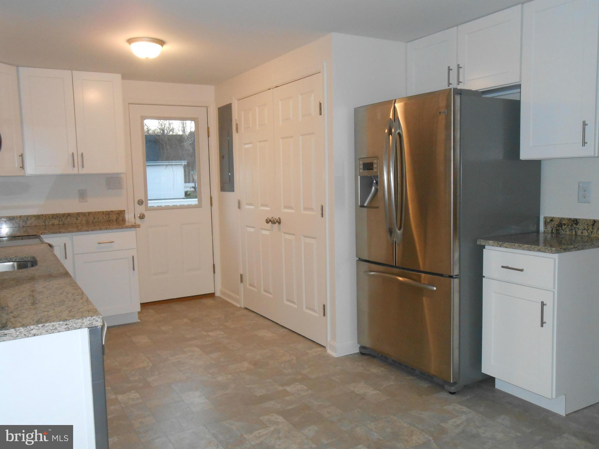 HOLLYWOOD SHORES - Residential