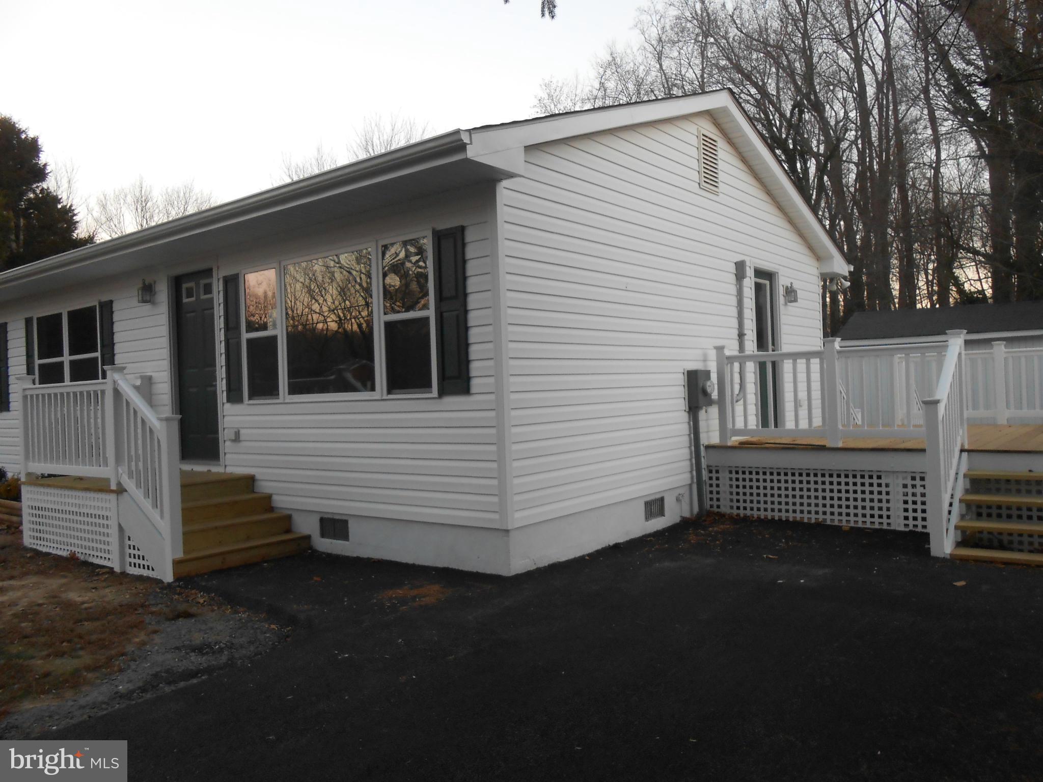 HOLLYWOOD SHORES - Residential