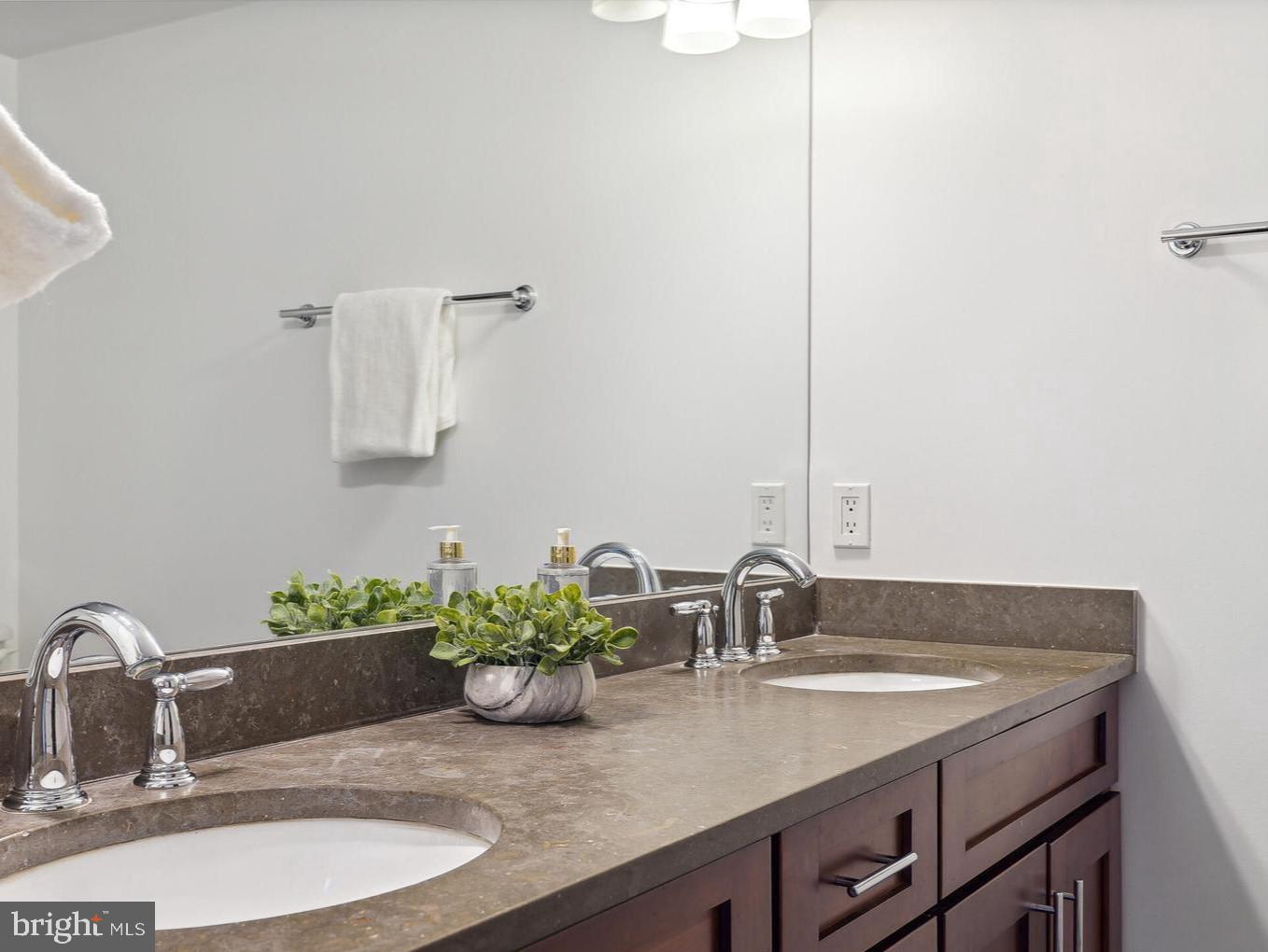 THE WOOSTER AND MERCER LOFTS - Residential