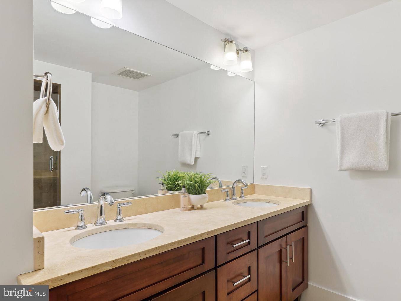 THE WOOSTER AND MERCER LOFTS - Residential