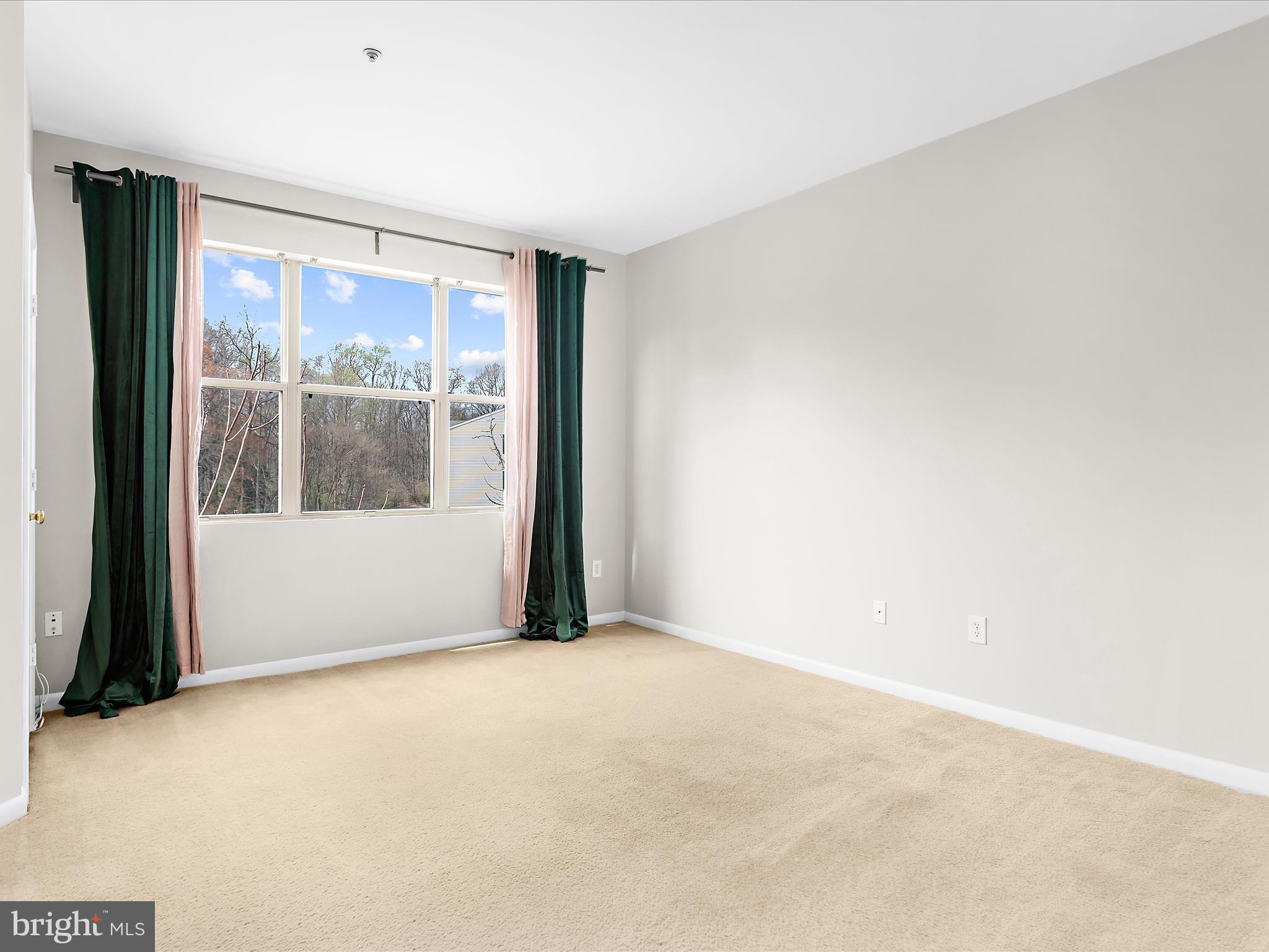 ANNAPOLIS OVERLOOK - Residential