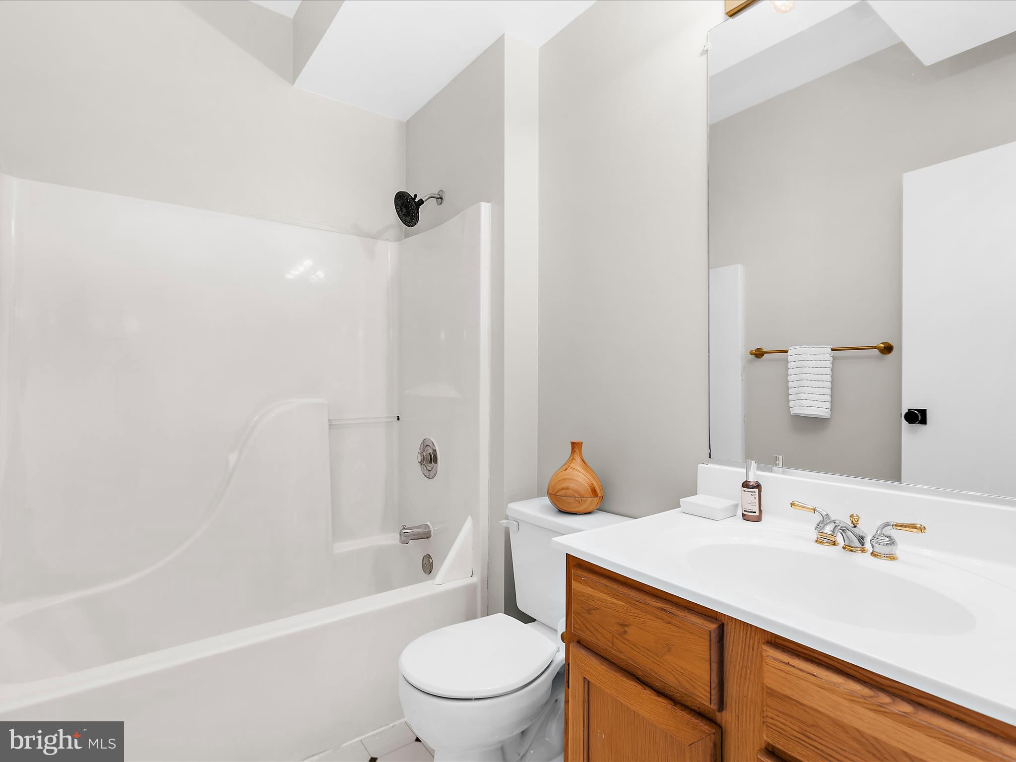 ANNAPOLIS OVERLOOK - Residential