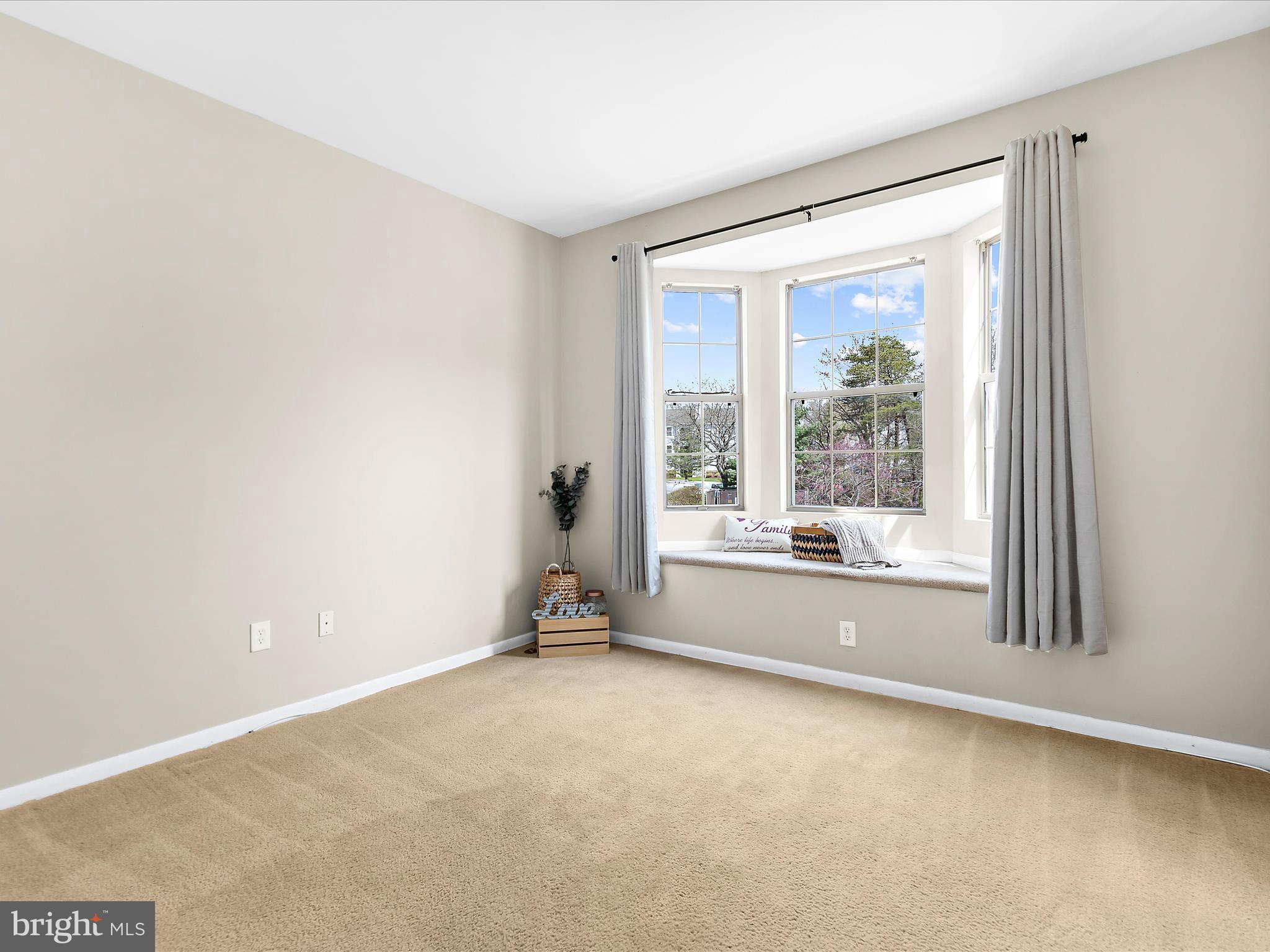 ANNAPOLIS OVERLOOK - Residential