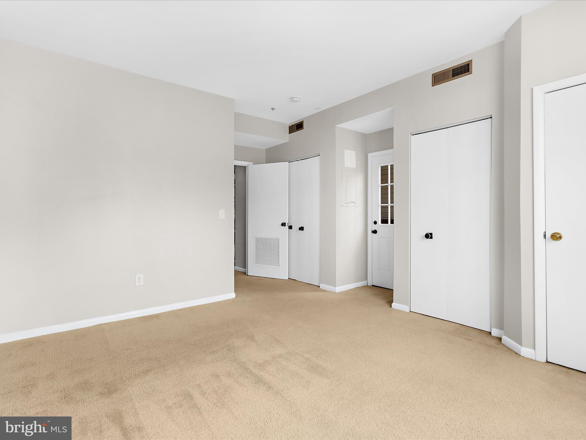 ANNAPOLIS OVERLOOK - Residential