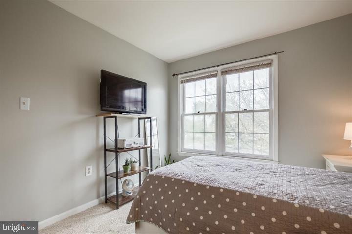 ASHBURN FARM - Residential Lease