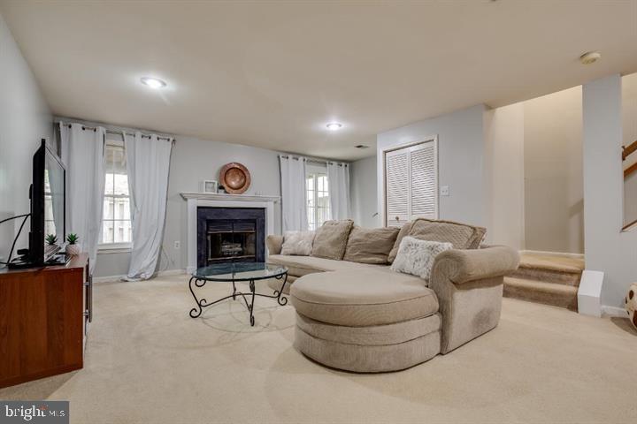 ASHBURN FARM - Residential Lease