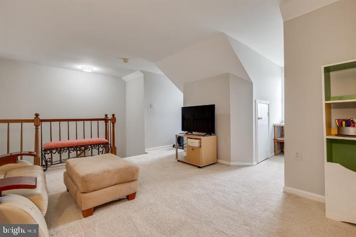 ASHBURN FARM - Residential Lease