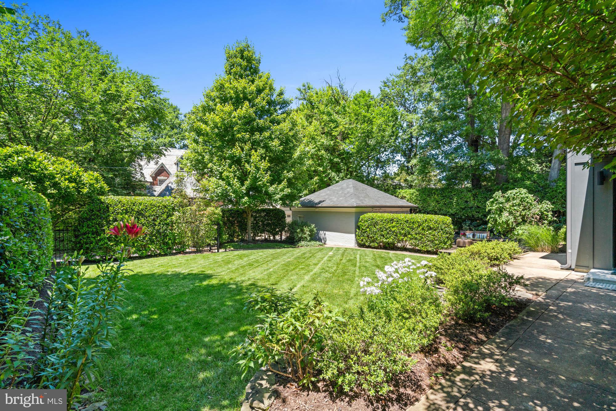 CHEVY CHASE VILLAGE - Residential