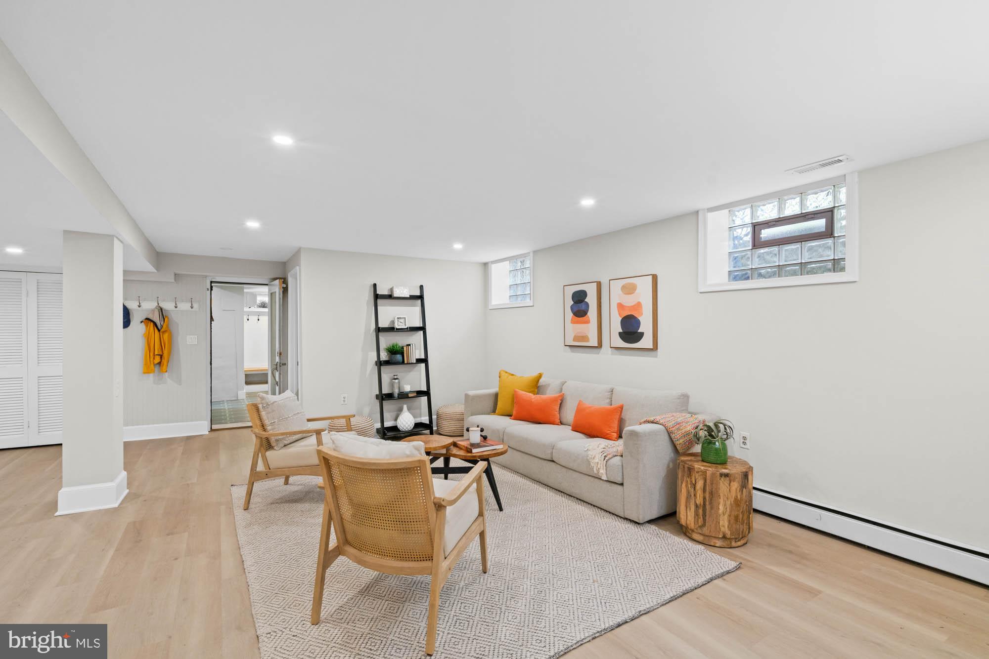 CHEVY CHASE VILLAGE - Residential