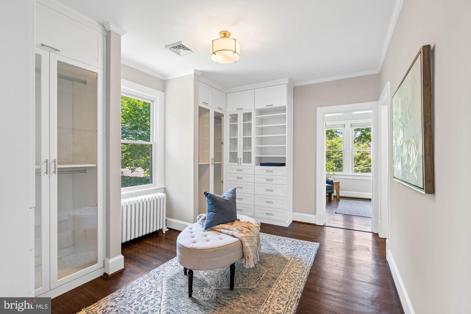 CHEVY CHASE VILLAGE - Residential