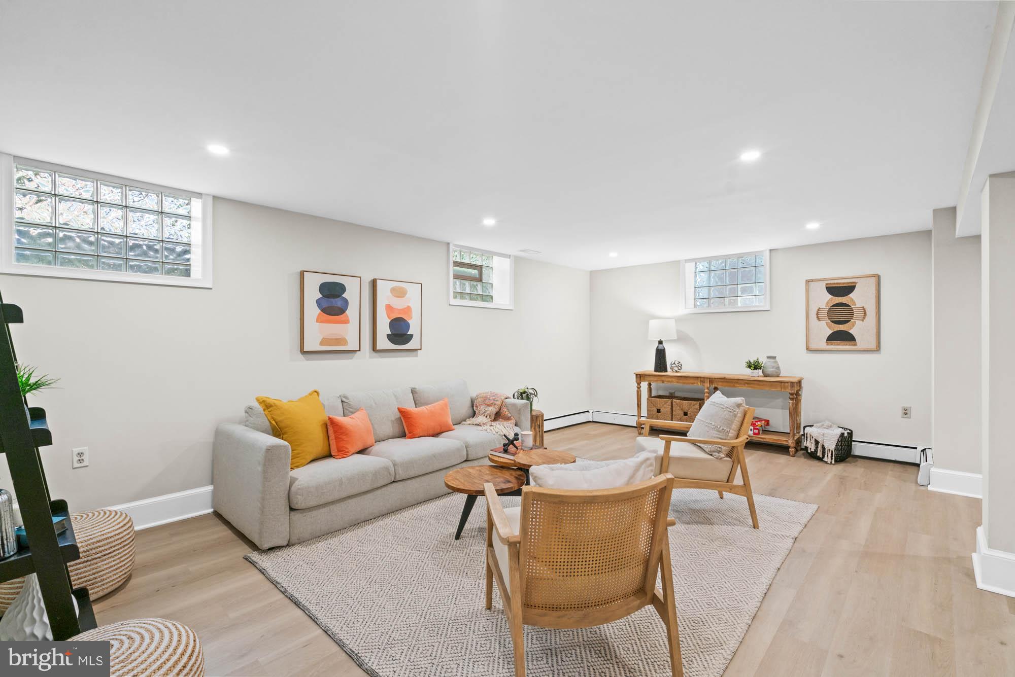 CHEVY CHASE VILLAGE - Residential