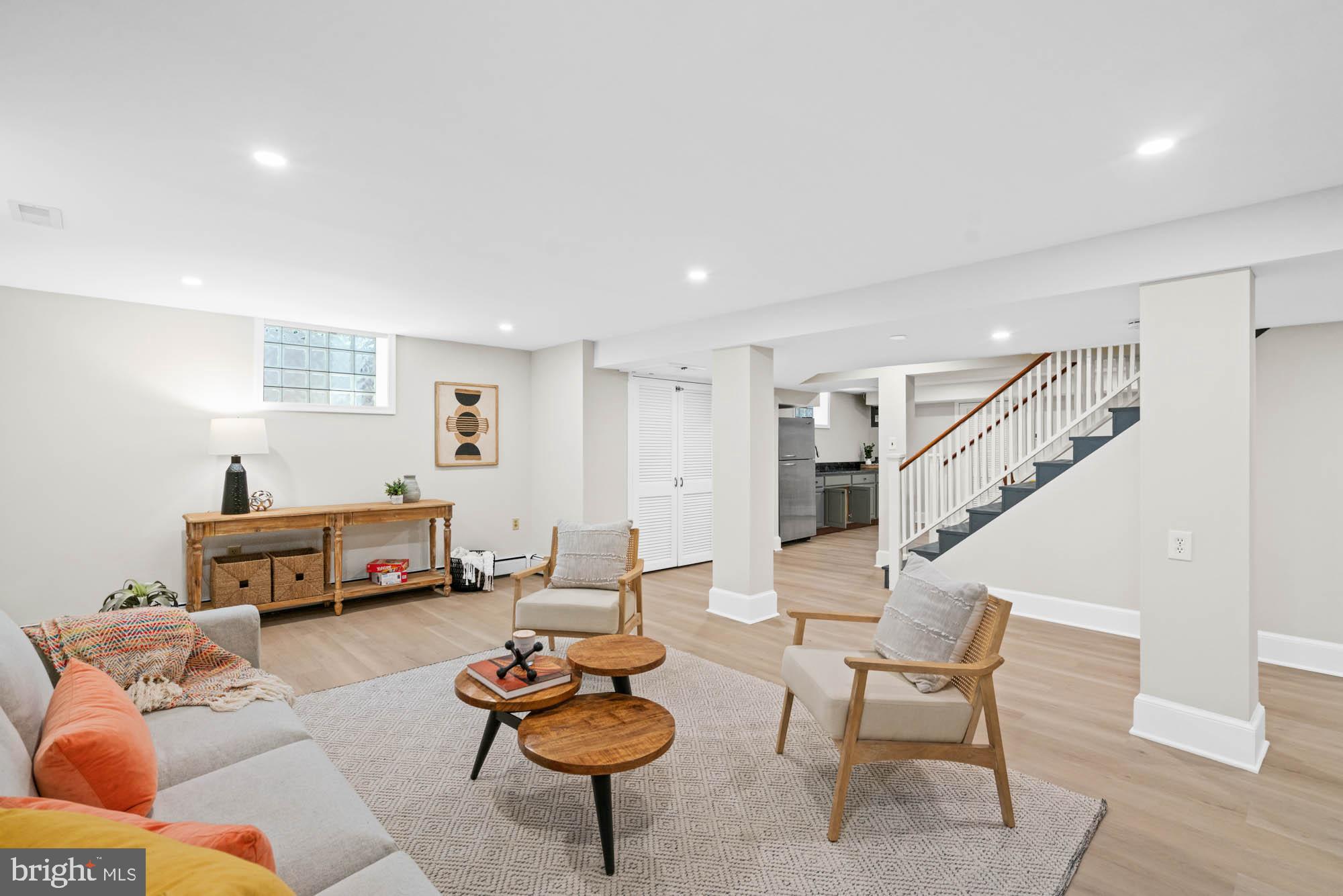 CHEVY CHASE VILLAGE - Residential