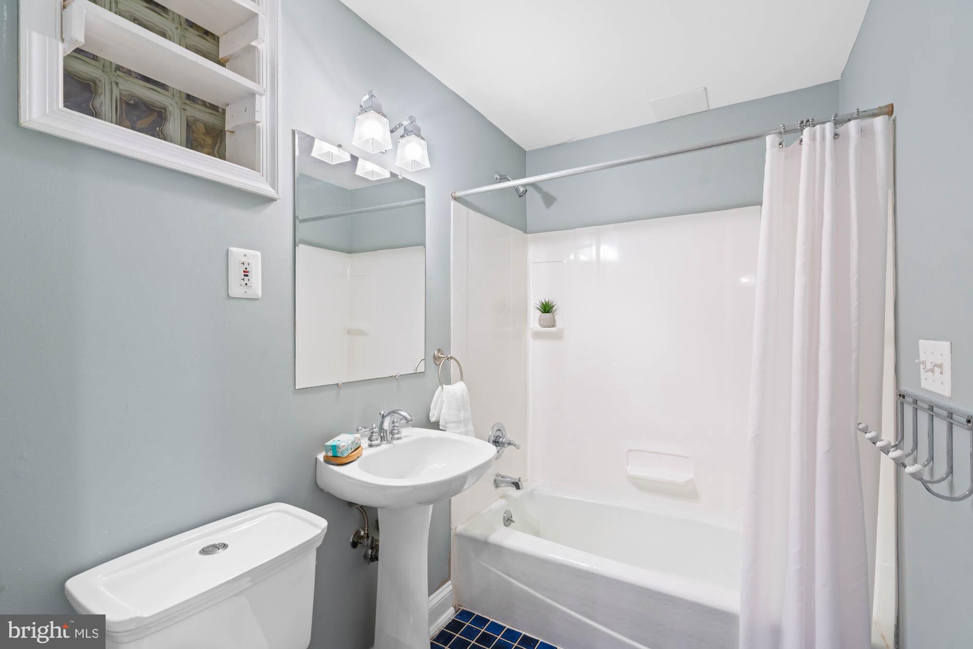 CHEVY CHASE VILLAGE - Residential