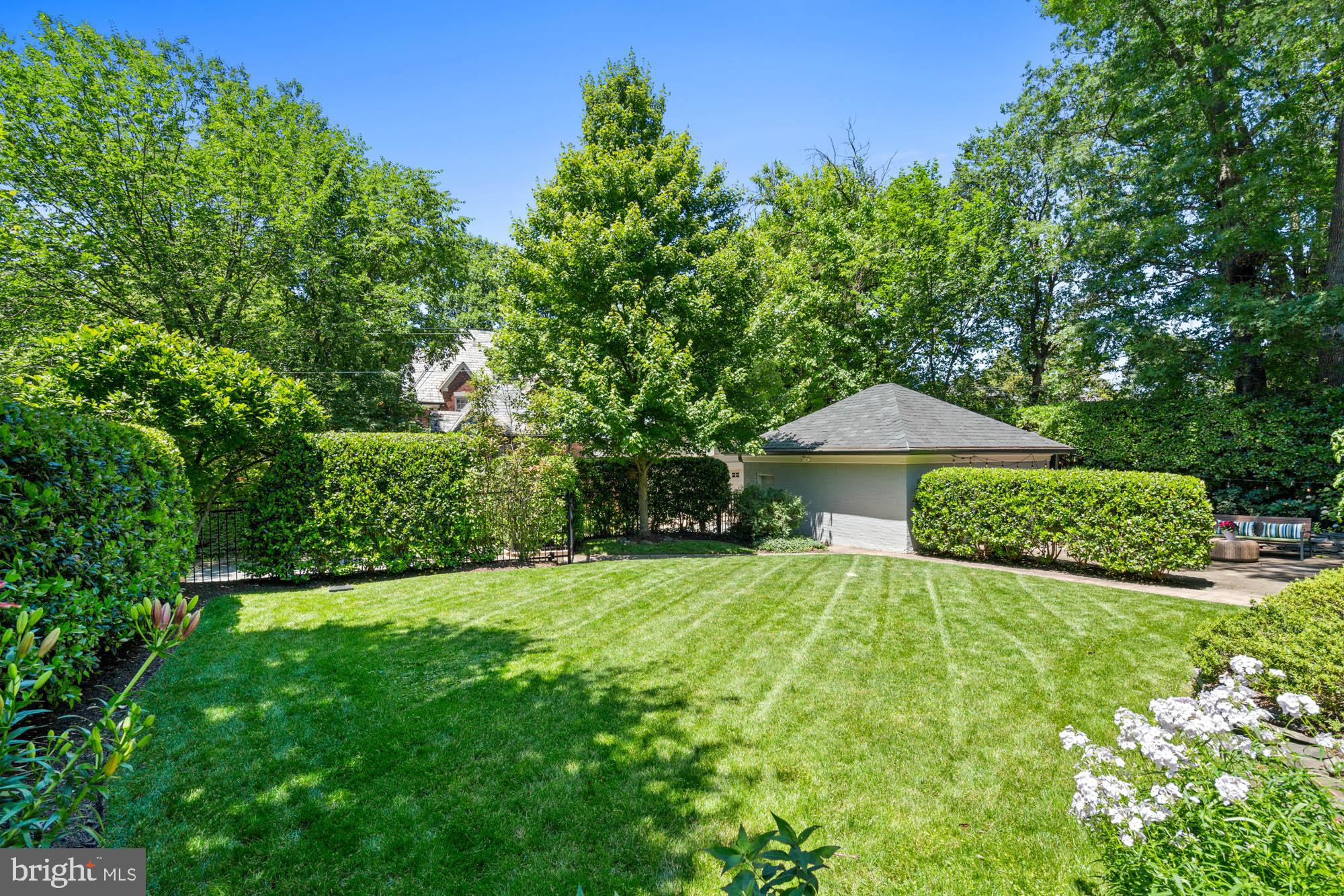 CHEVY CHASE VILLAGE - Residential