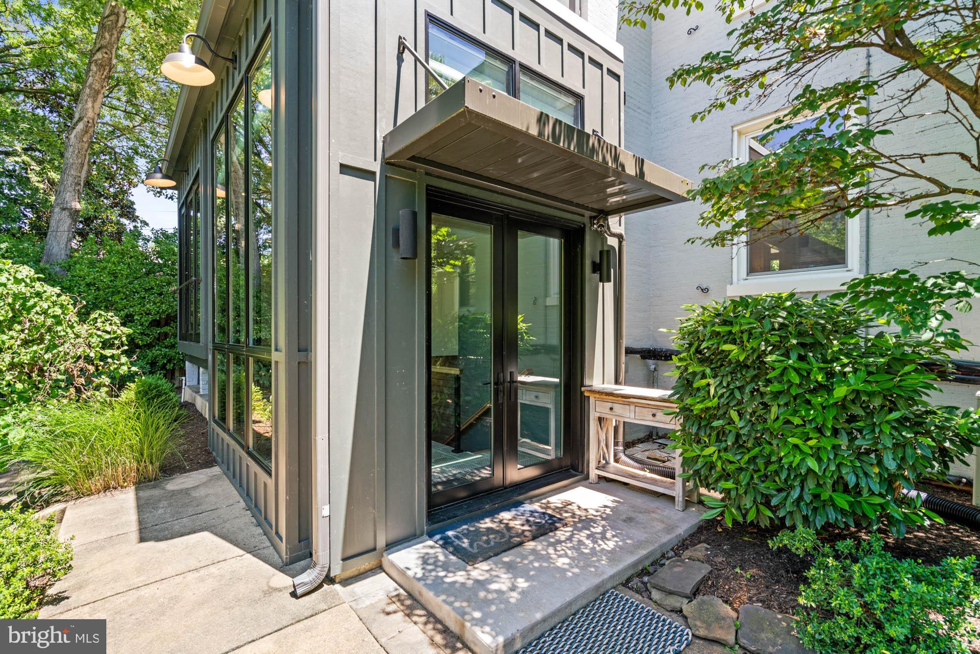 CHEVY CHASE VILLAGE - Residential