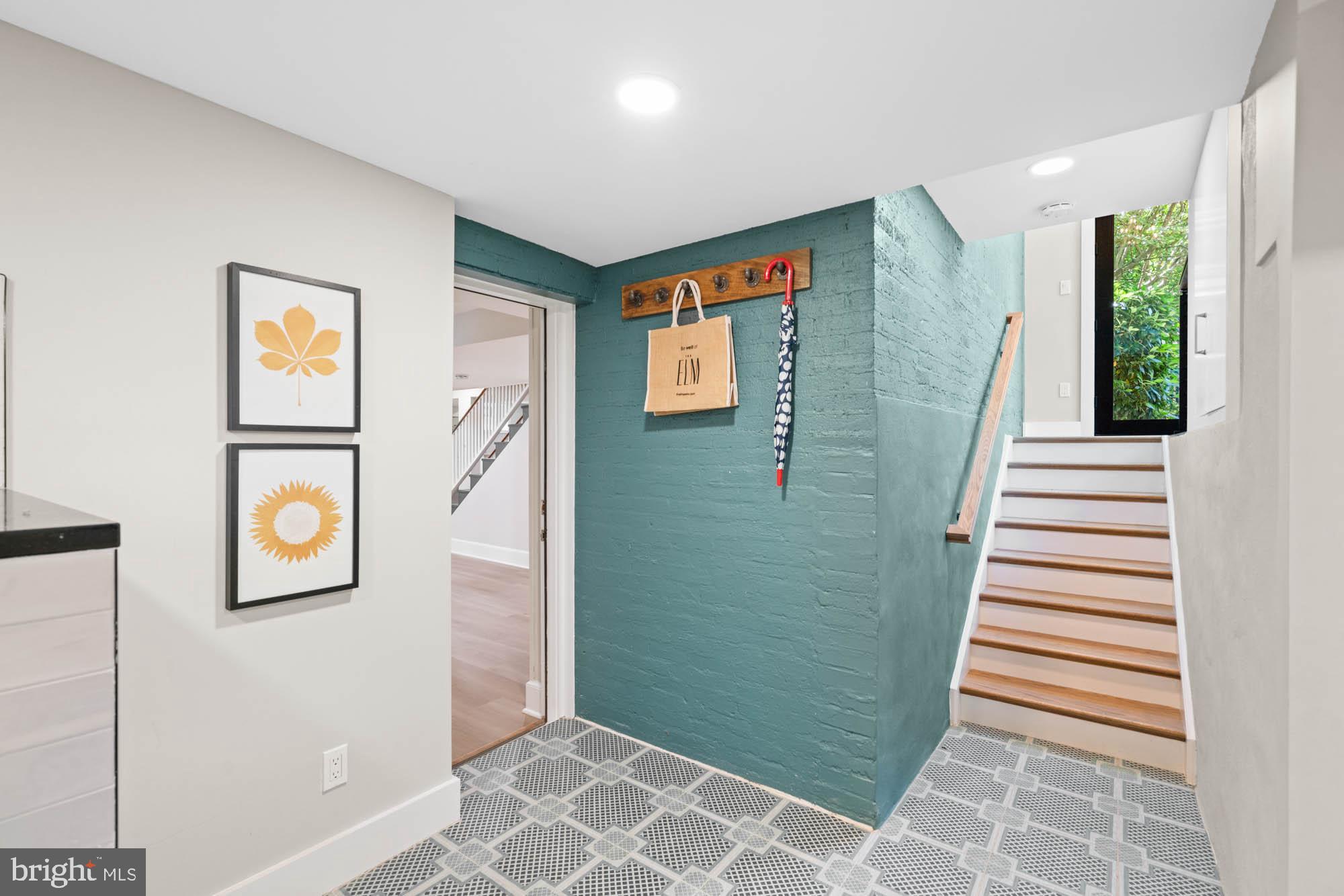 CHEVY CHASE VILLAGE - Residential