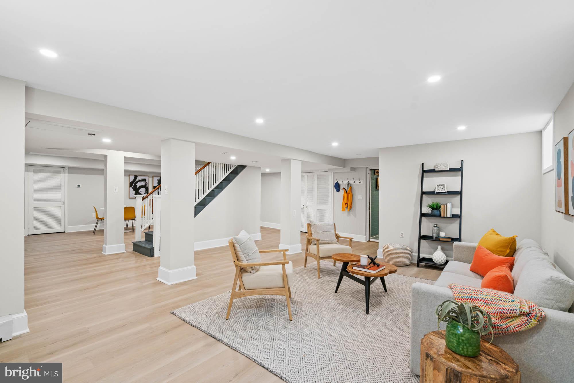 CHEVY CHASE VILLAGE - Residential