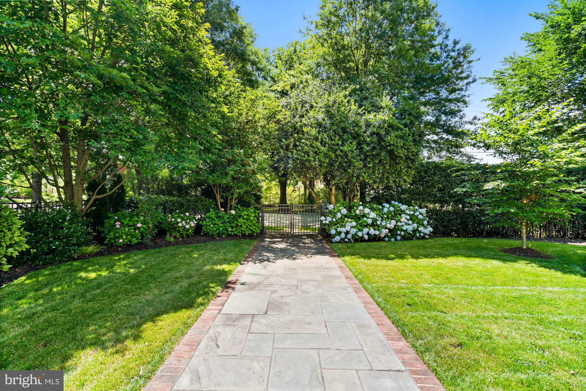 CHEVY CHASE VILLAGE - Residential