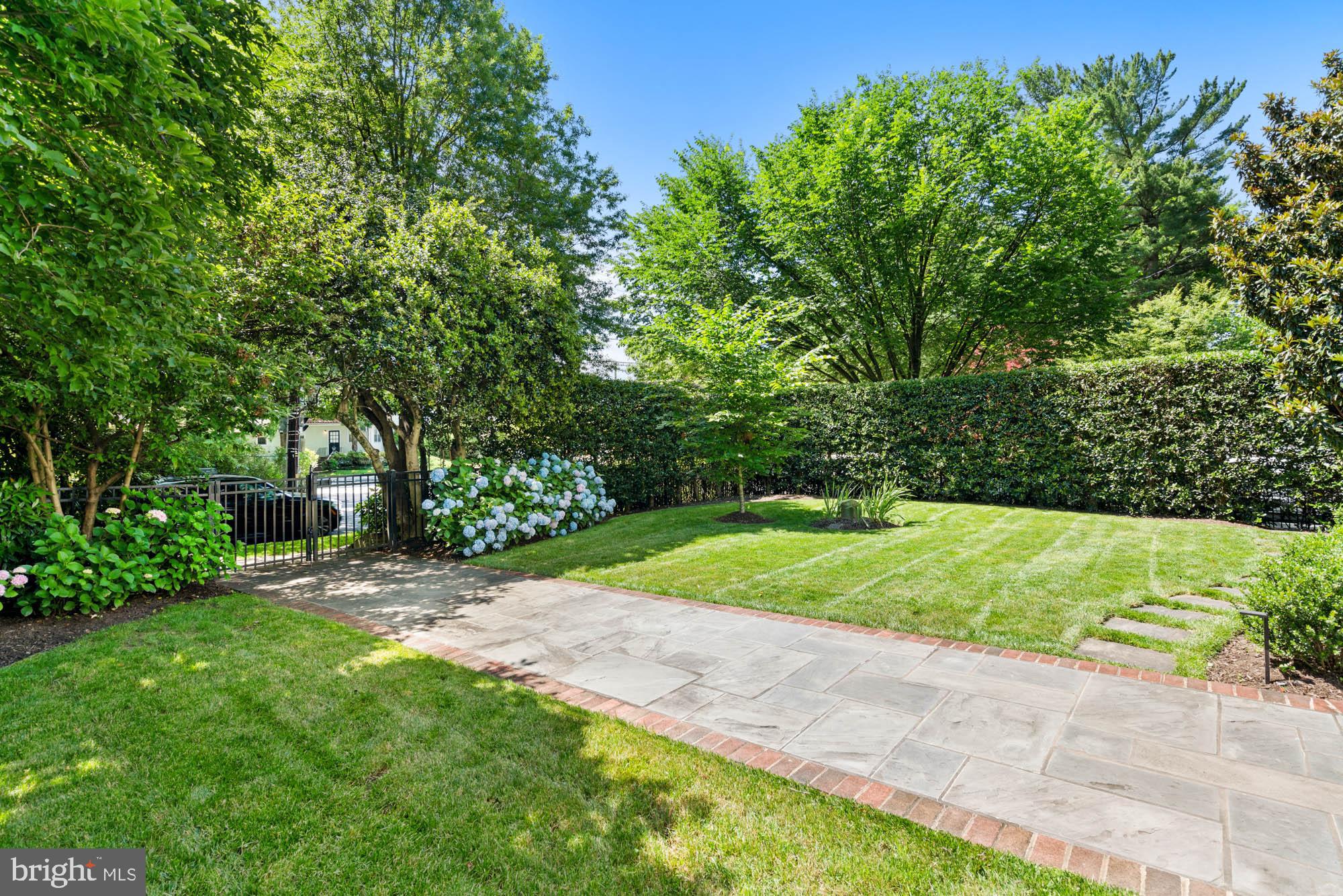 CHEVY CHASE VILLAGE - Residential