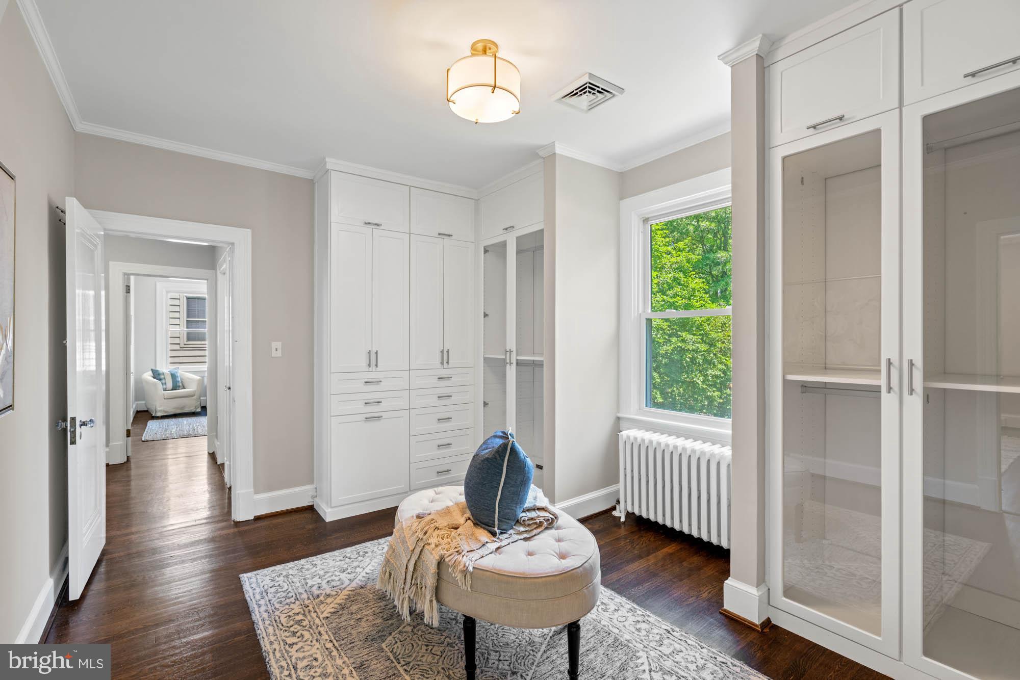 CHEVY CHASE VILLAGE - Residential