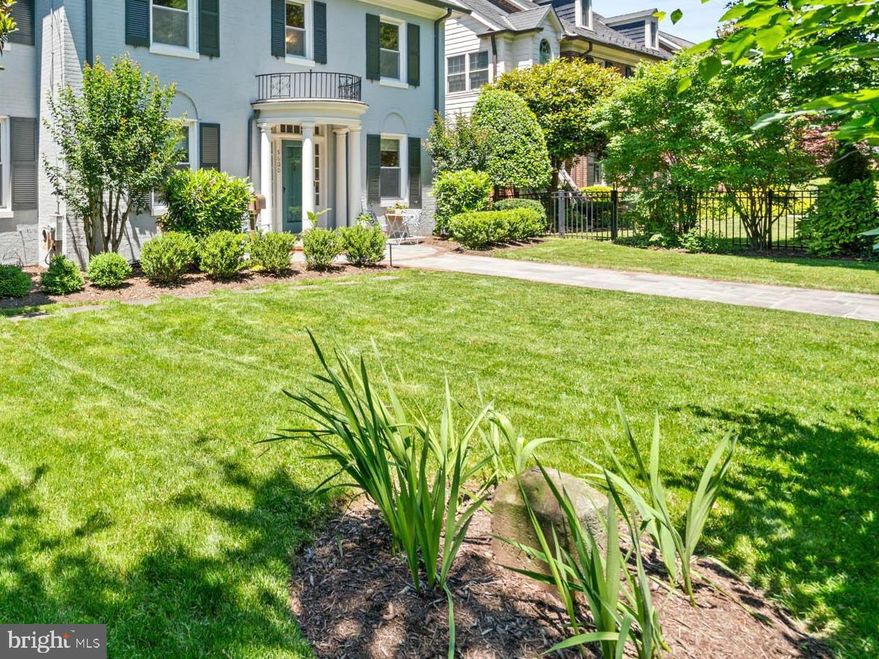 CHEVY CHASE VILLAGE - Residential