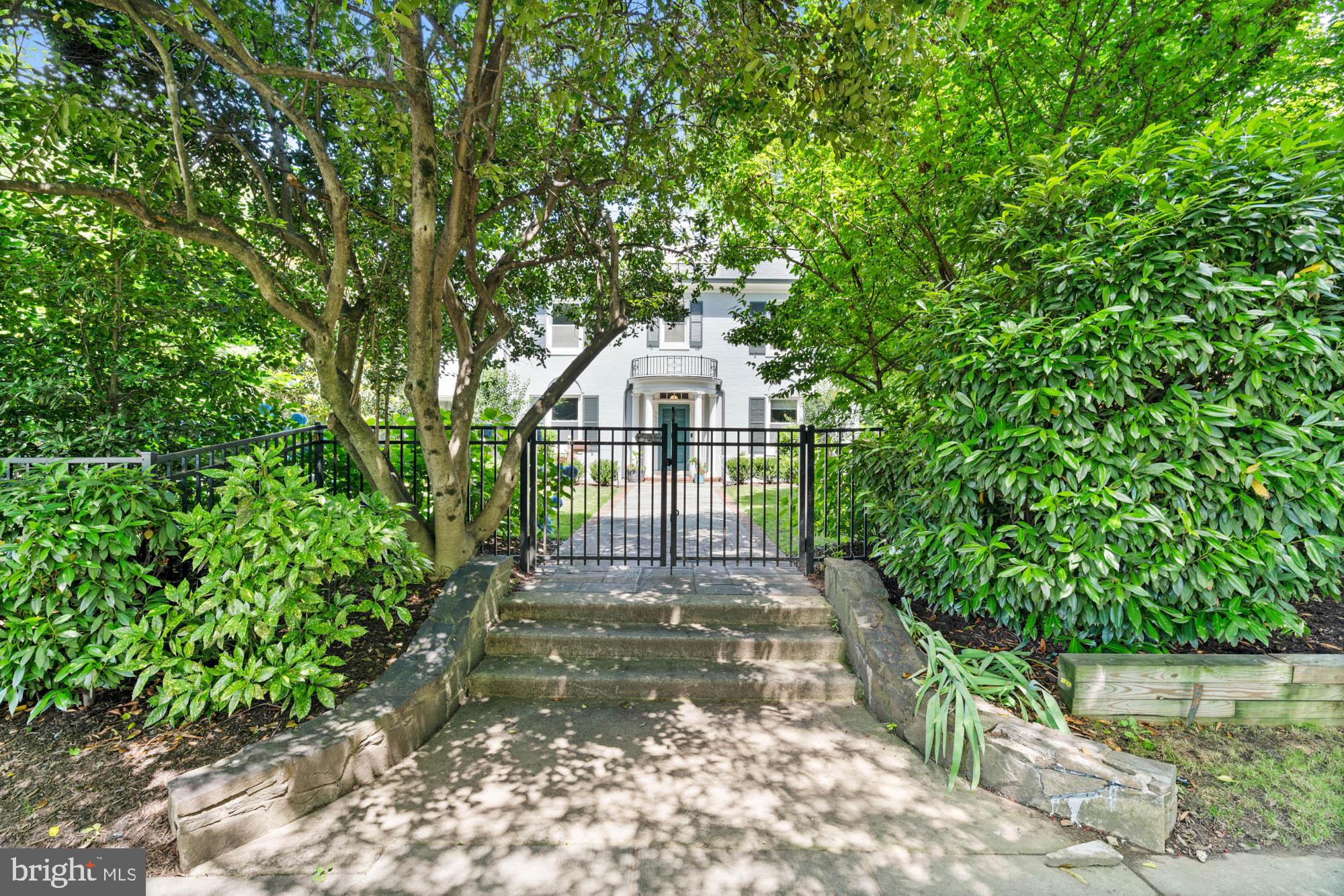 CHEVY CHASE VILLAGE - Residential