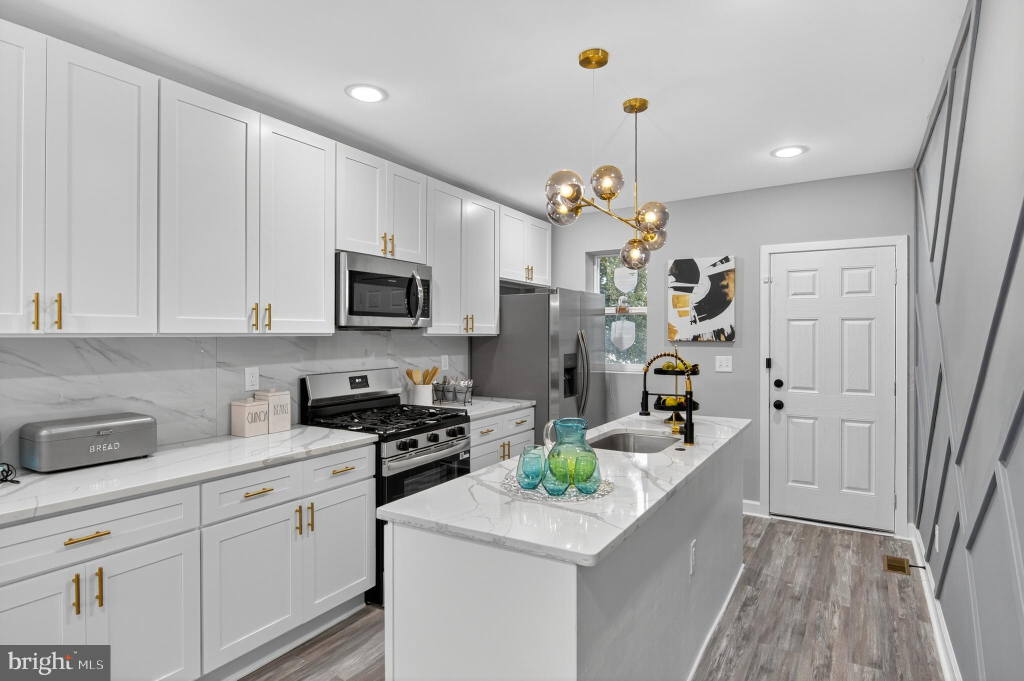 BROADWAY EAST - Residential