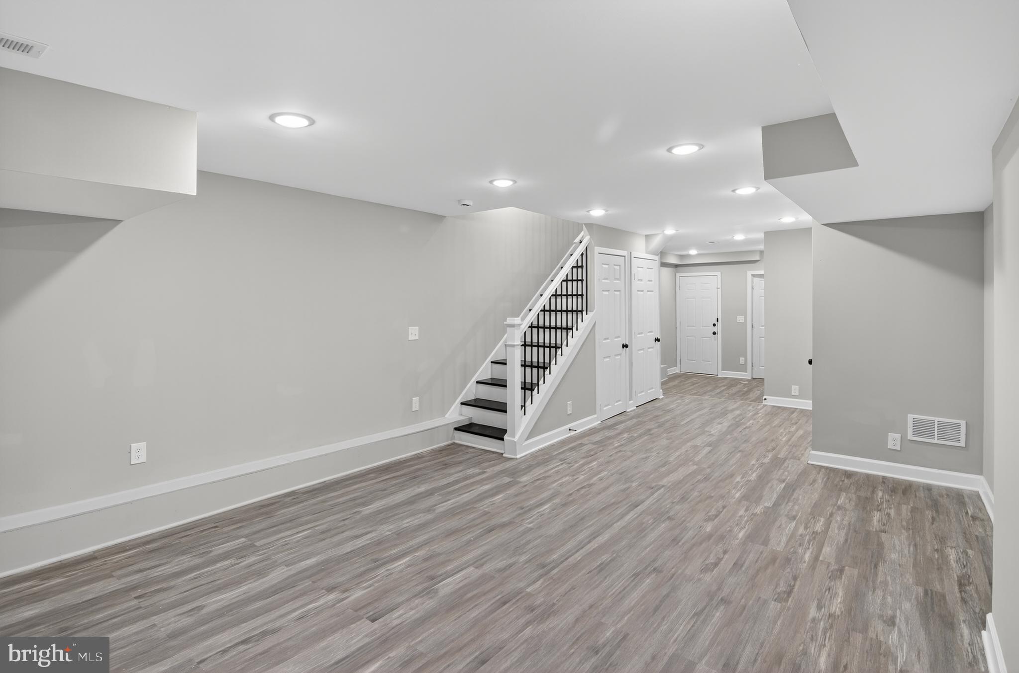 BROADWAY EAST - Residential