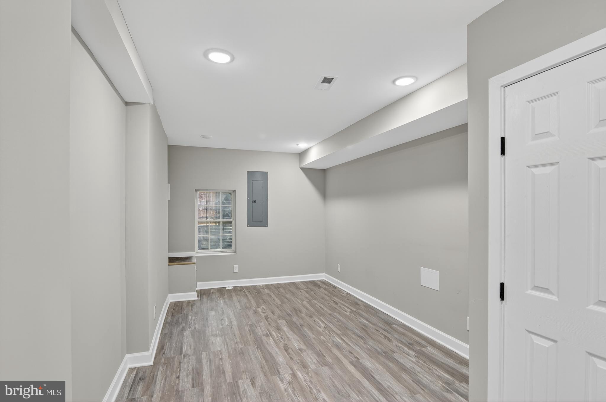 BROADWAY EAST - Residential