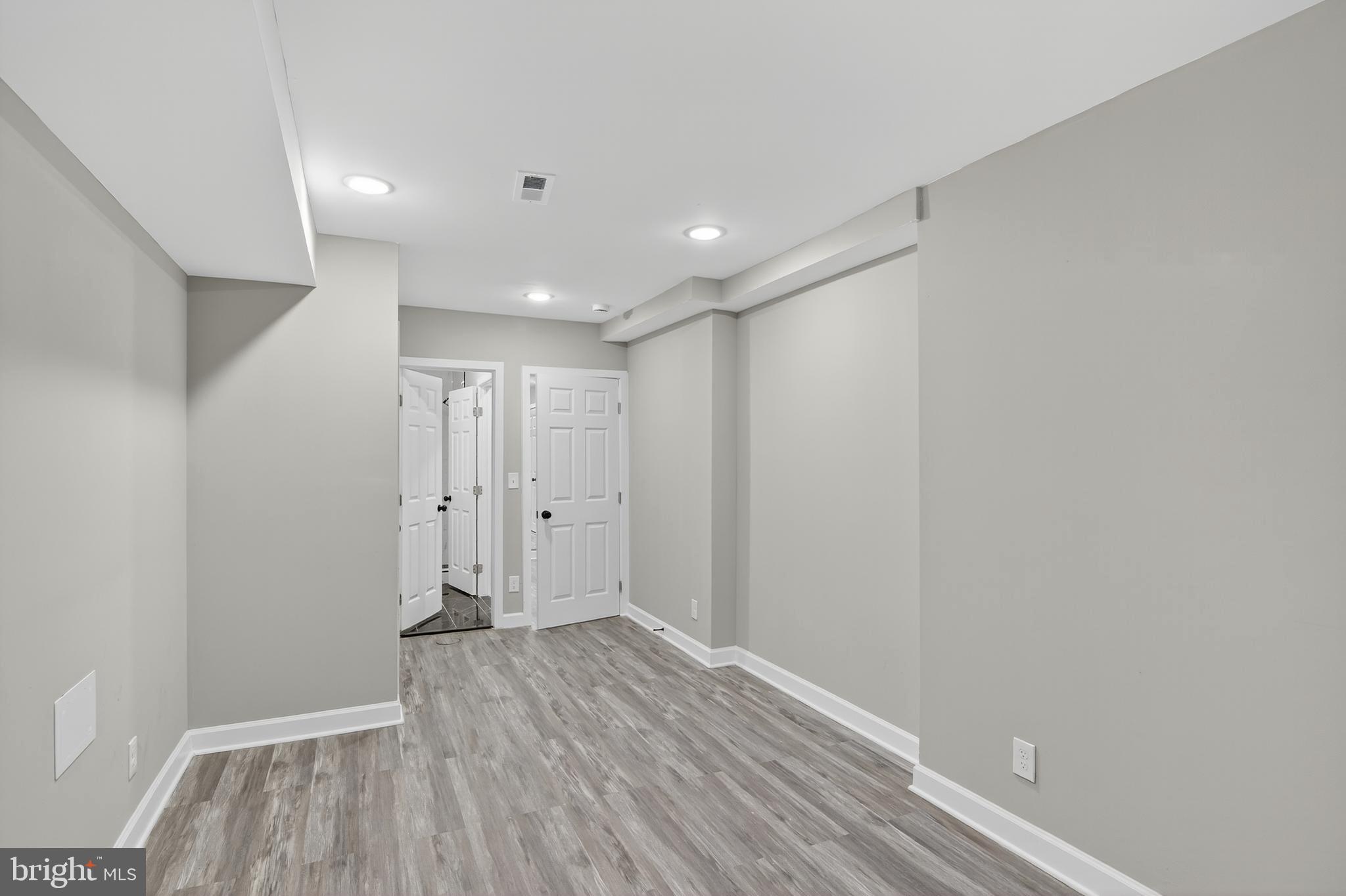 BROADWAY EAST - Residential
