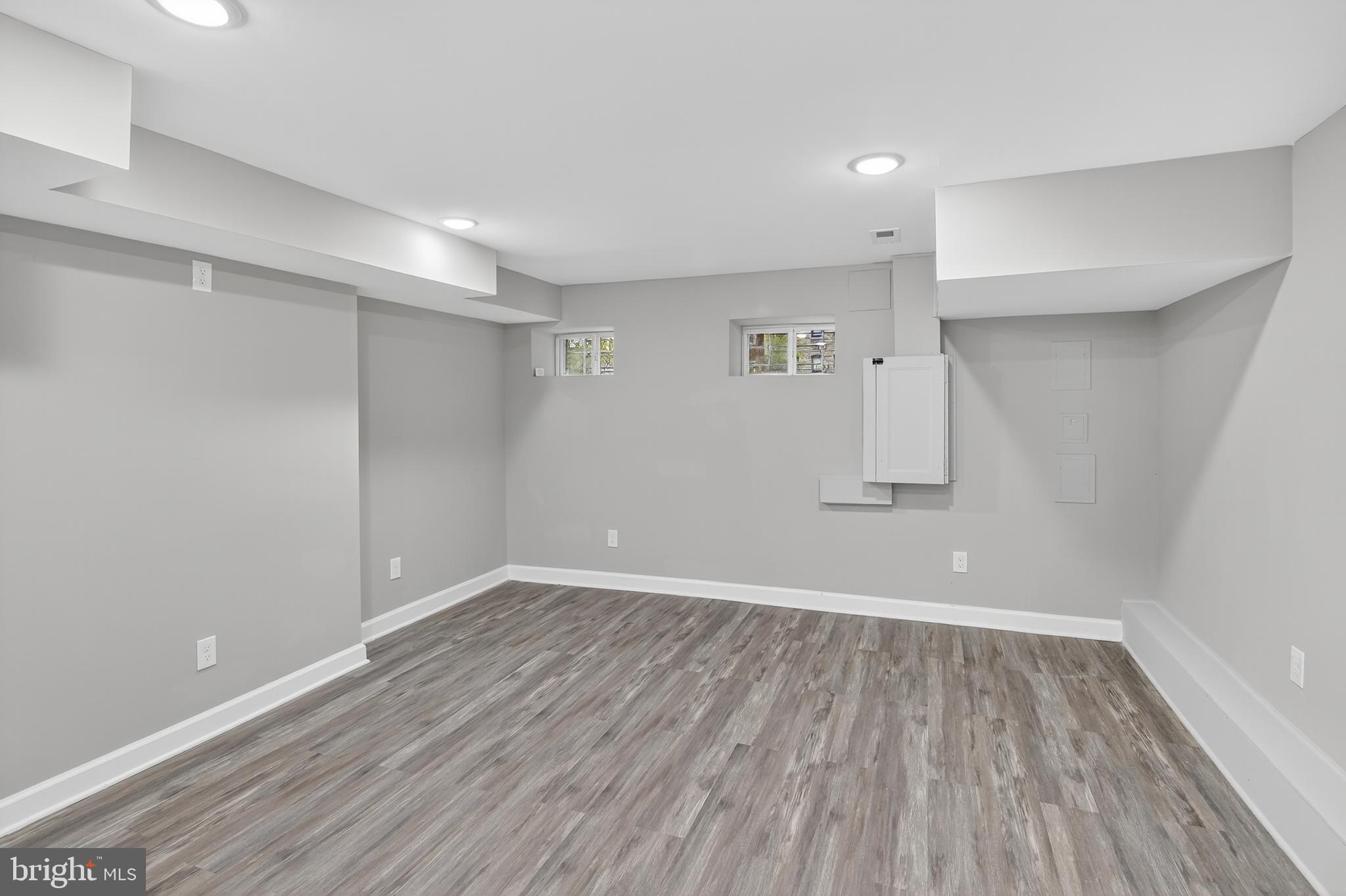 BROADWAY EAST - Residential