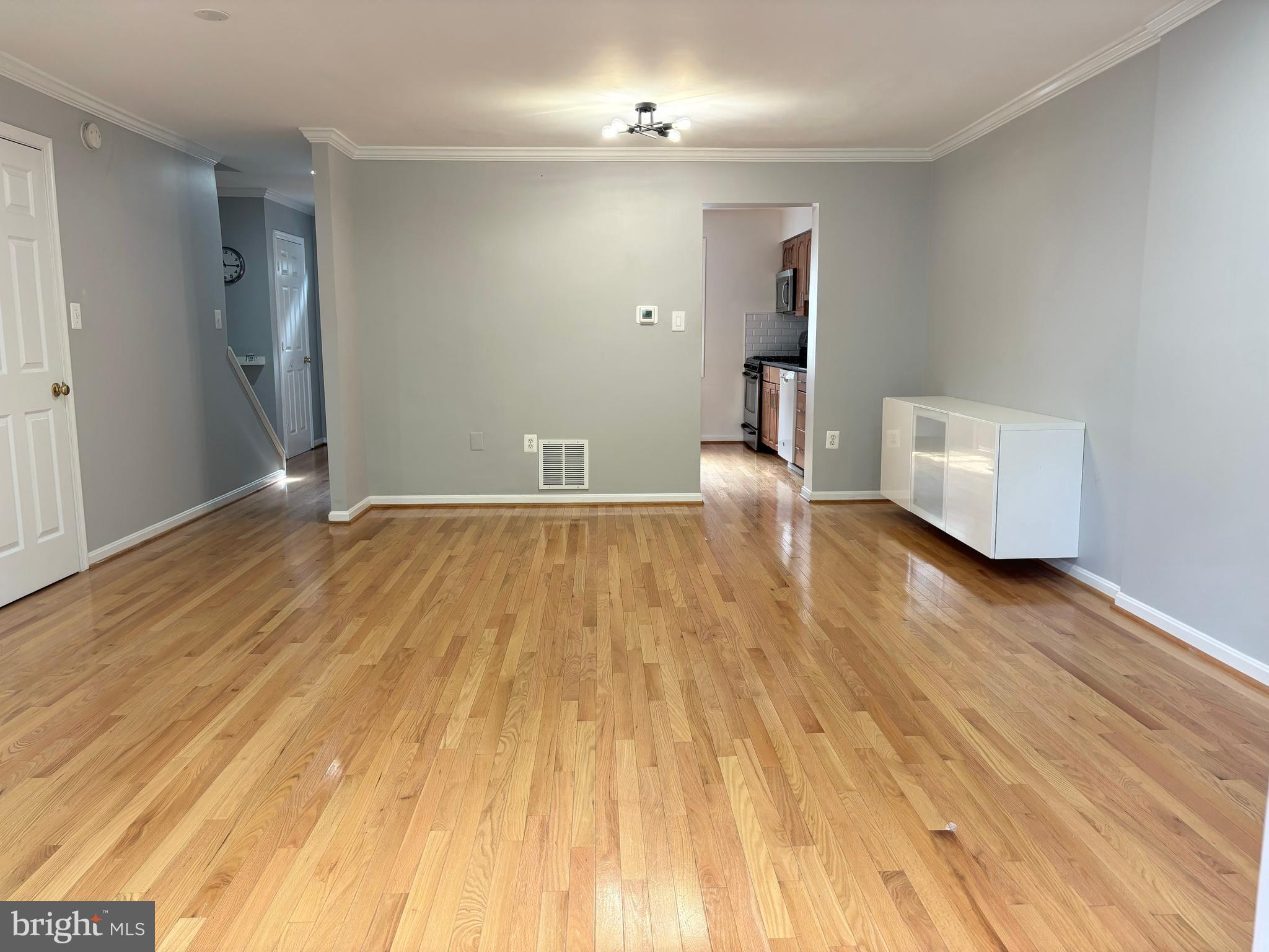 PLYMOUTH GARDENS - Residential Lease