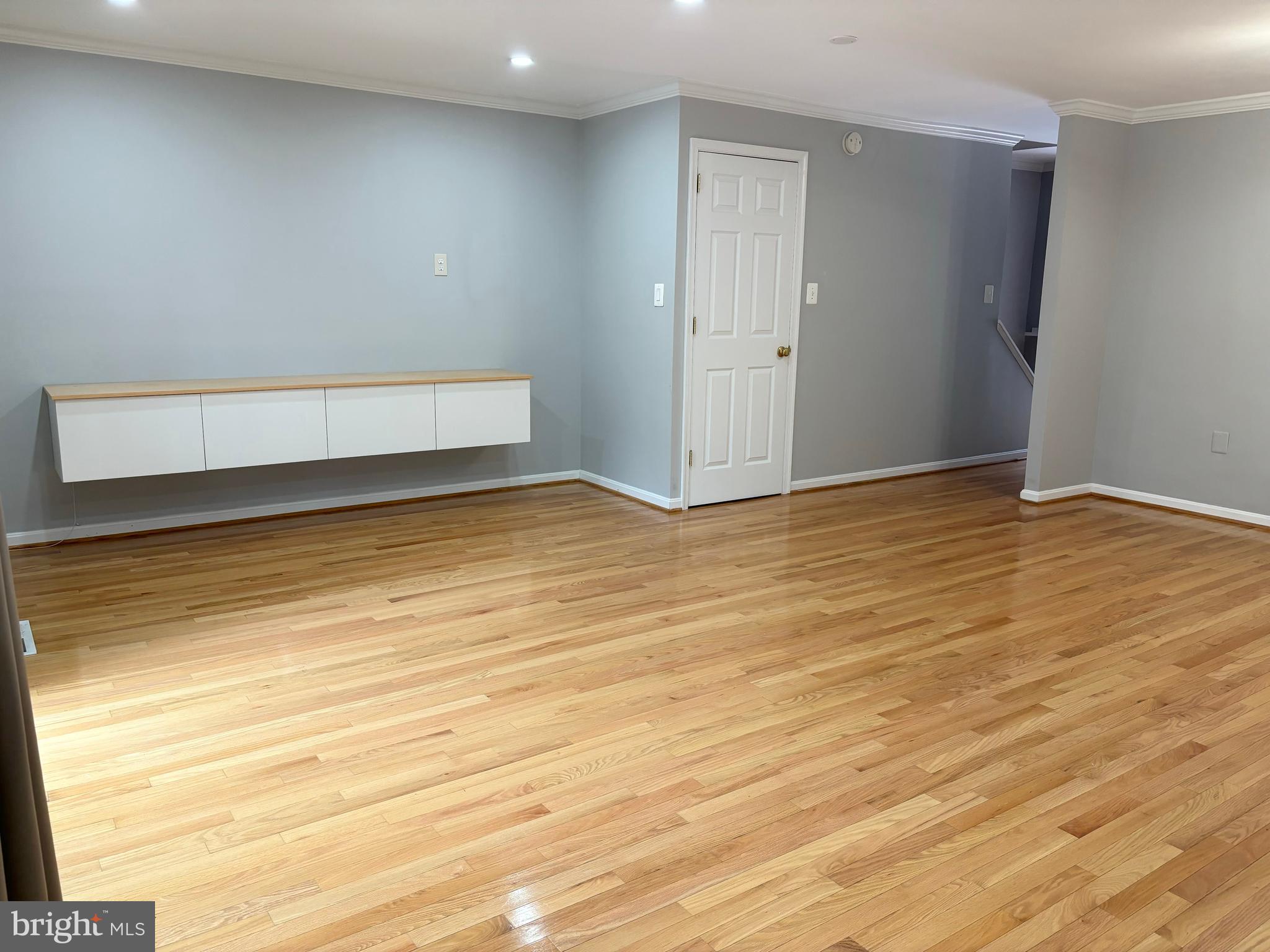 PLYMOUTH GARDENS - Residential Lease