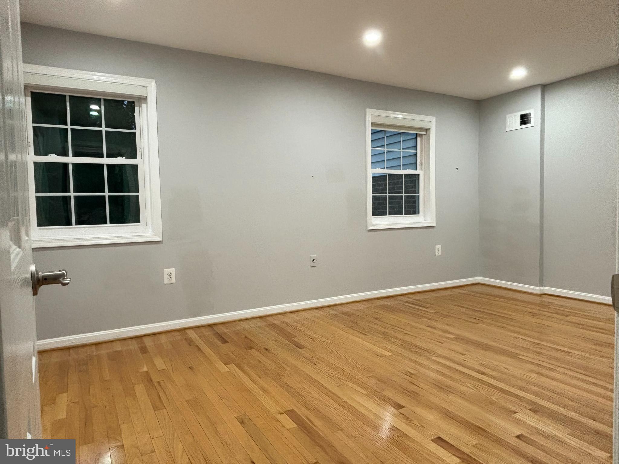 PLYMOUTH GARDENS - Residential Lease