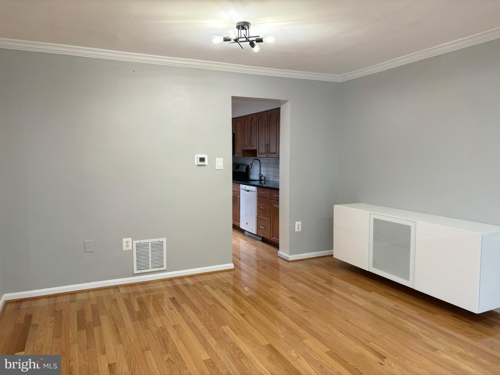 PLYMOUTH GARDENS - Residential Lease