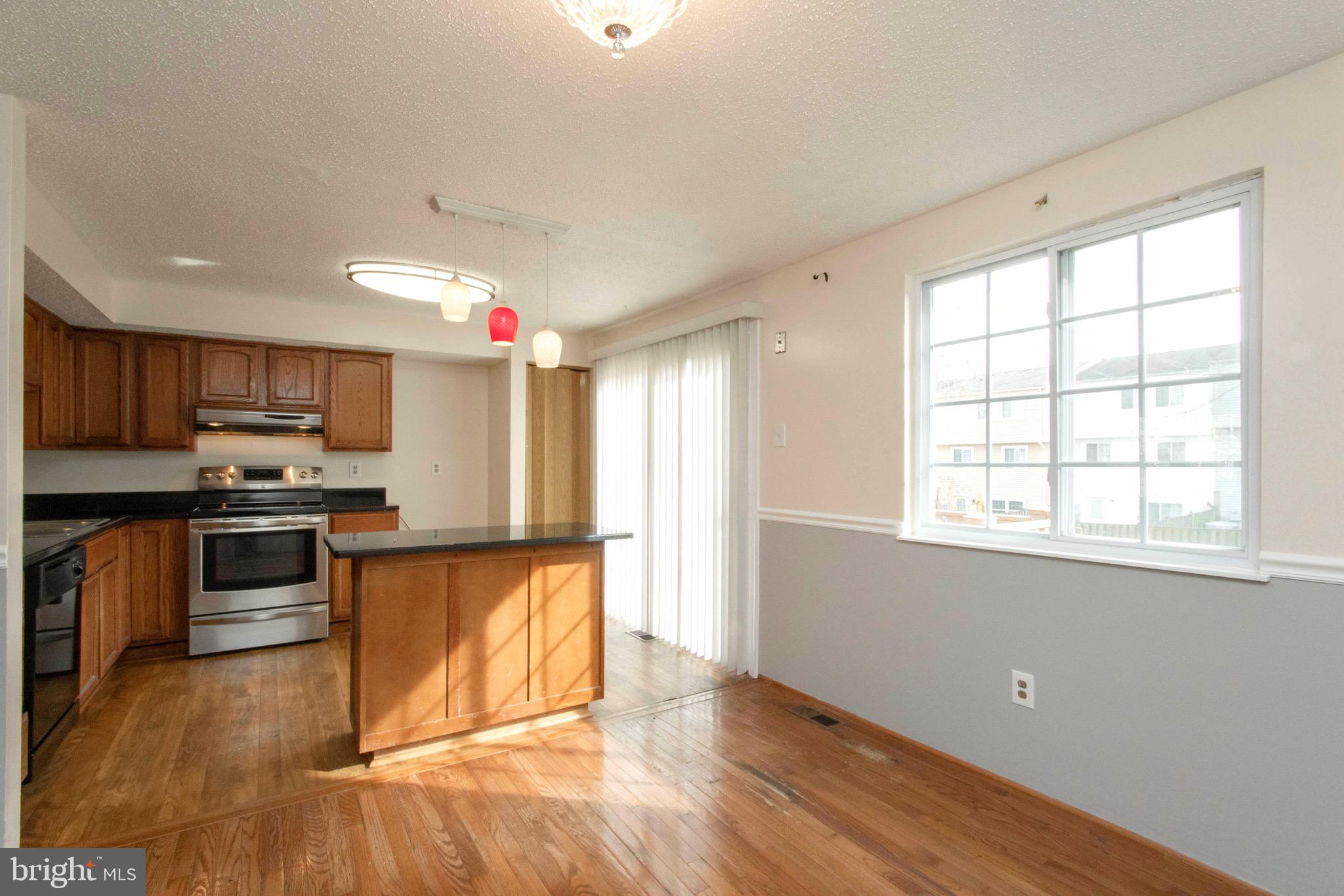 D EVEREUX WEST - Residential Lease