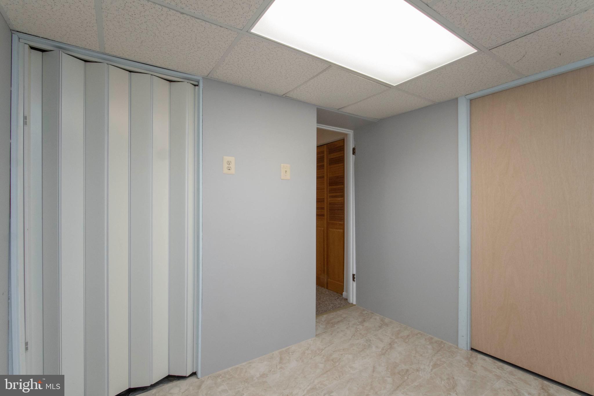 D EVEREUX WEST - Residential Lease