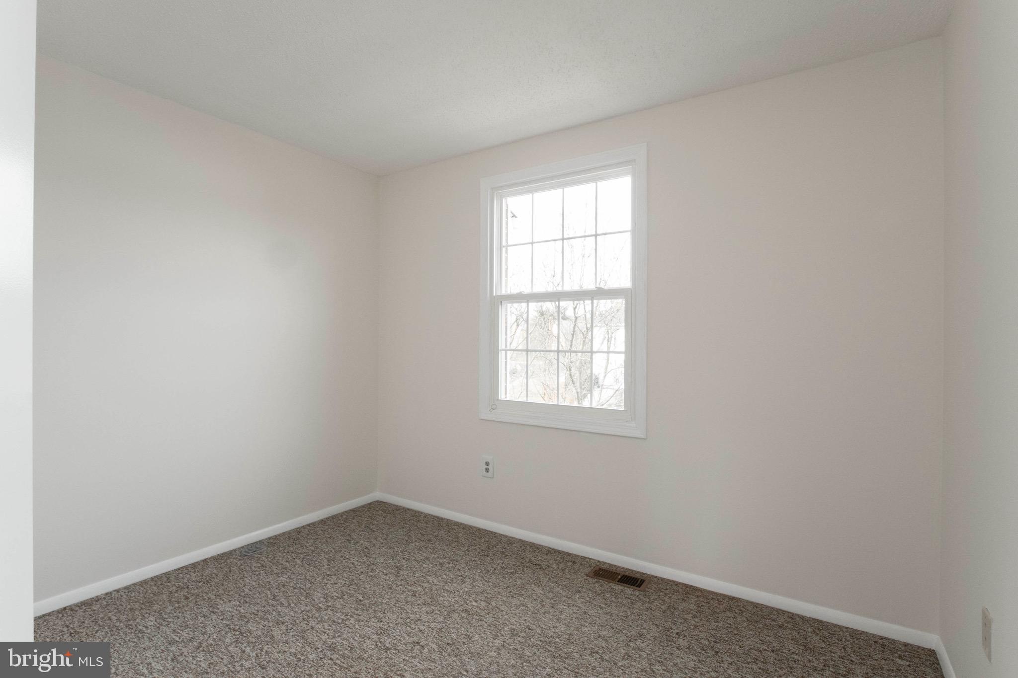 D EVEREUX WEST - Residential Lease