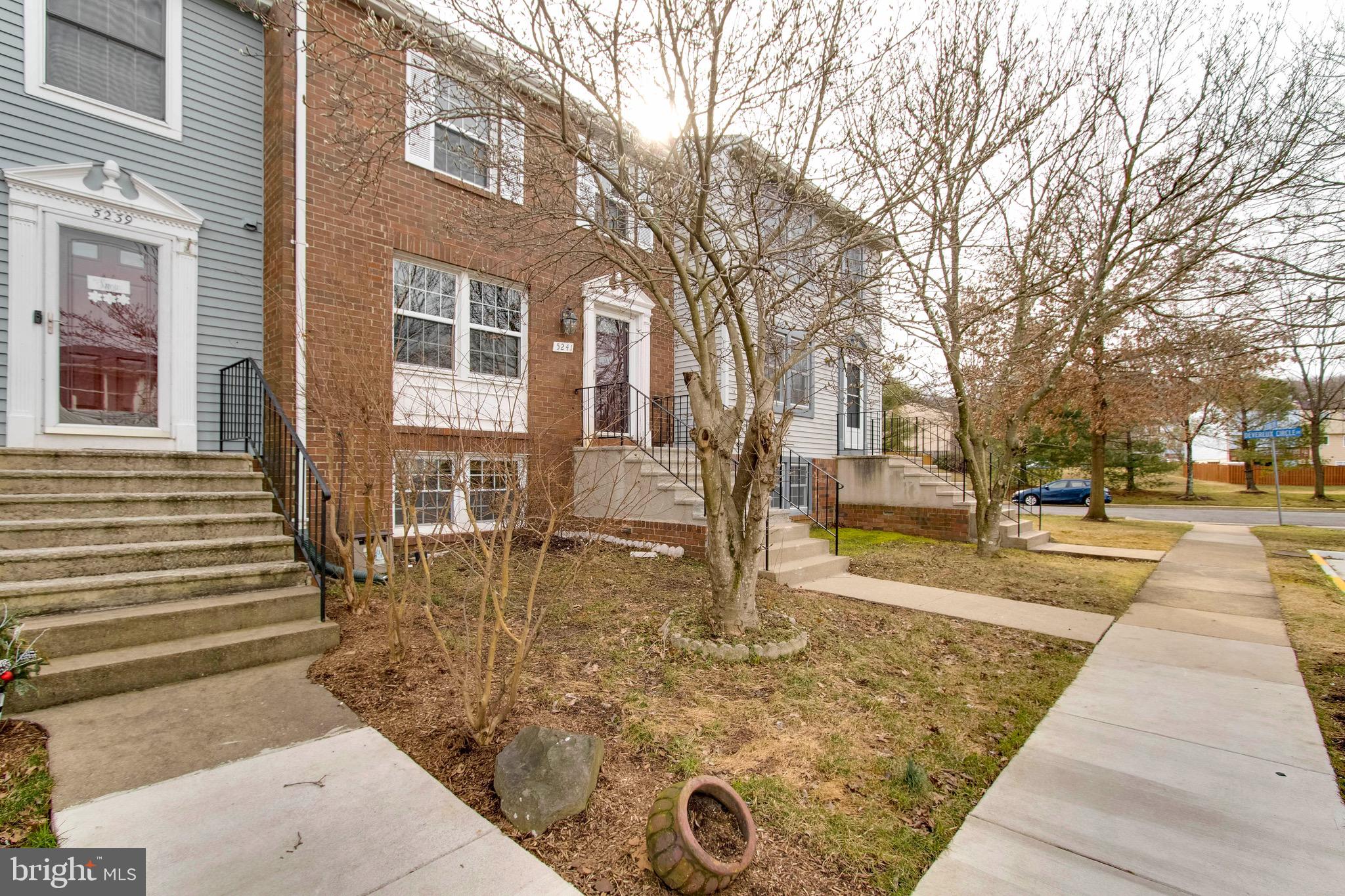 D EVEREUX WEST - Residential Lease