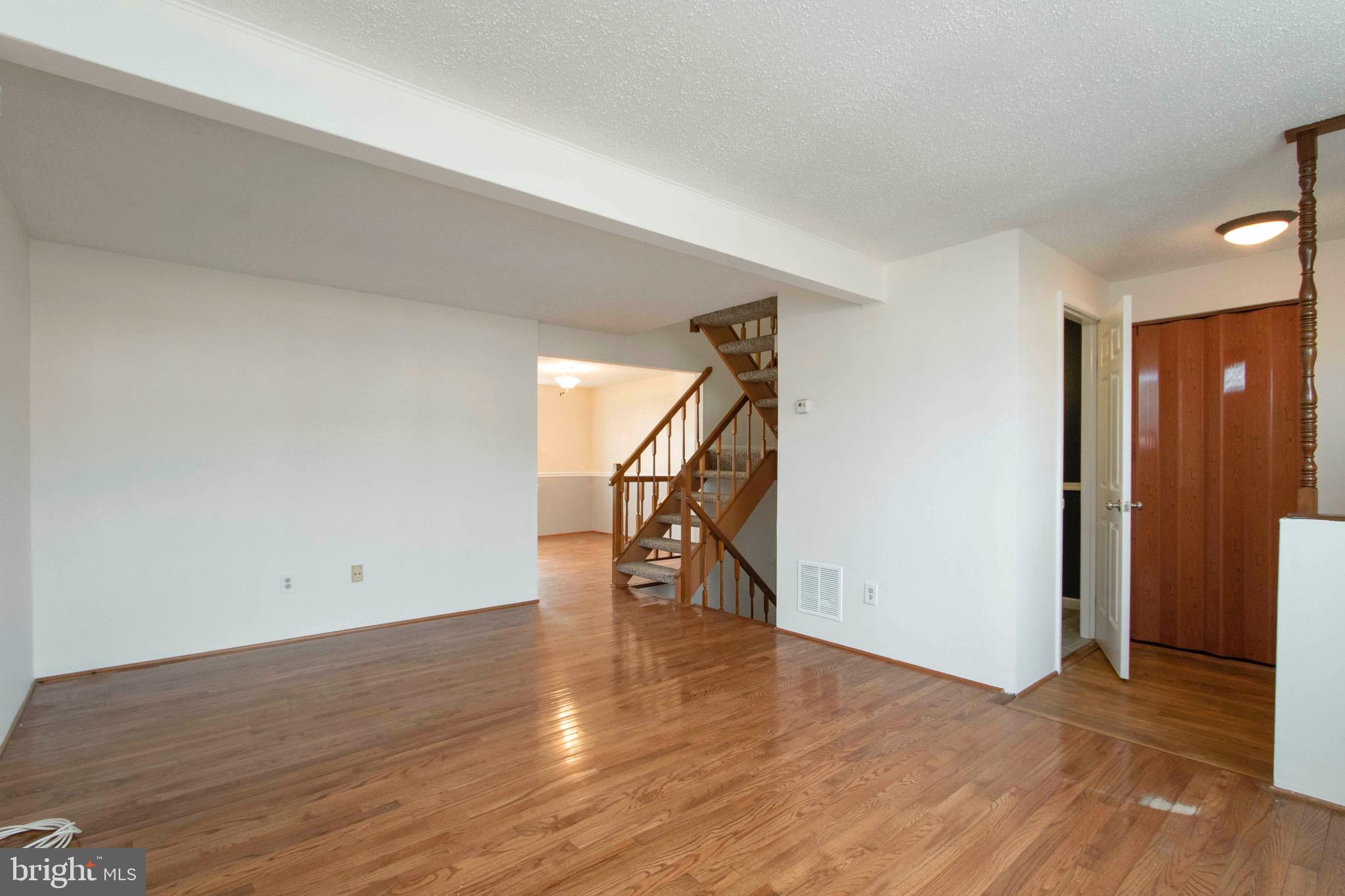 D EVEREUX WEST - Residential Lease