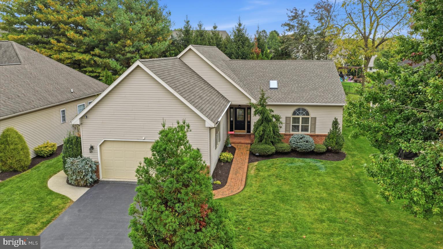 514 WATERSIDE CIRCLE