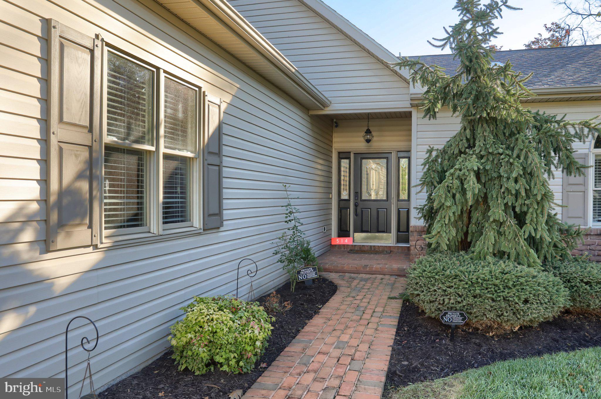 514 WATERSIDE CIRCLE