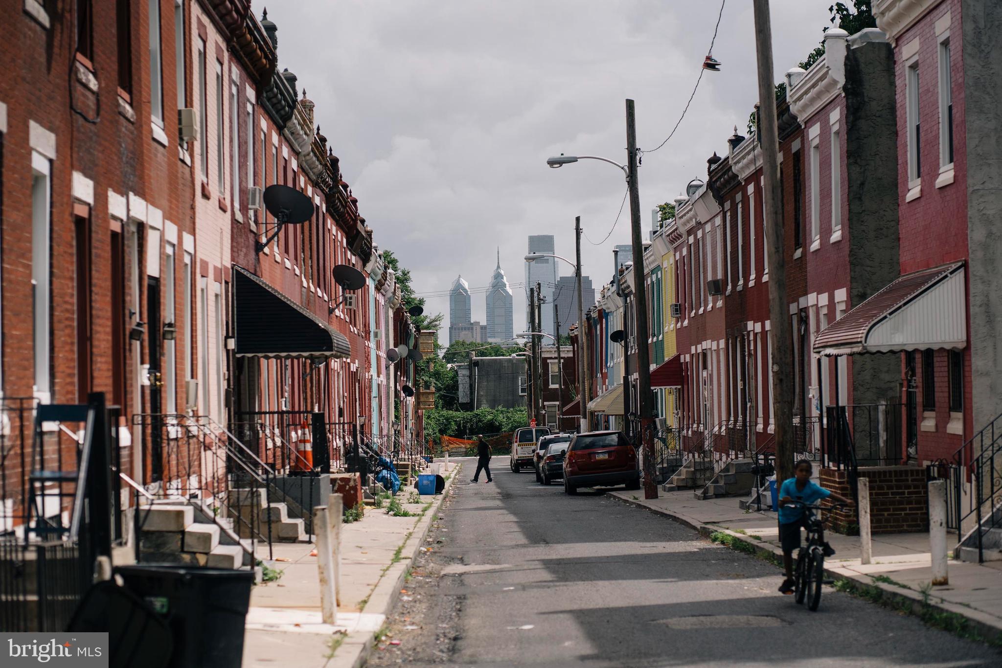 STRAWBERRY MANSION - Land