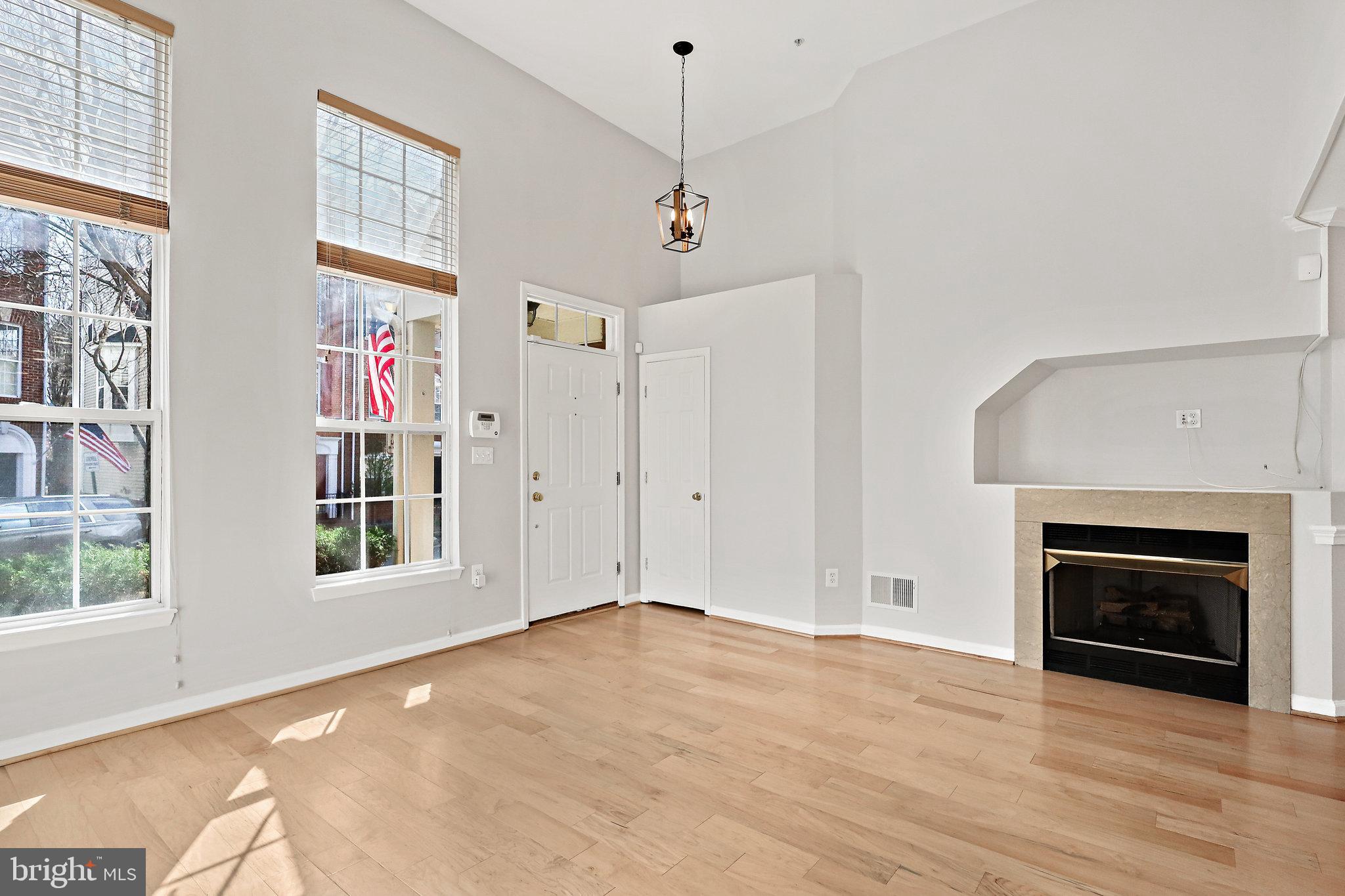 CAMERON STATION - Residential Lease