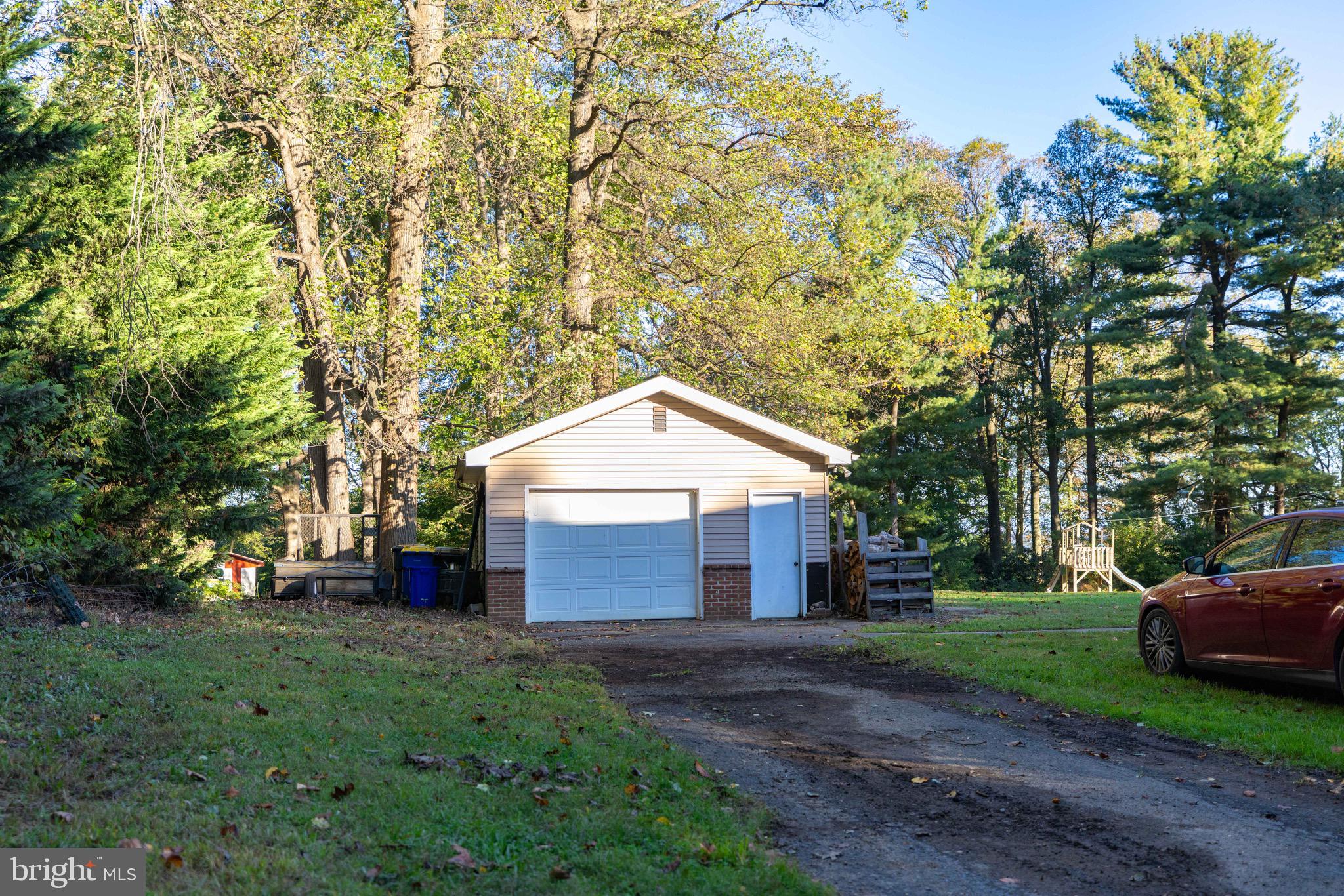2074 WHITE OAK ROAD