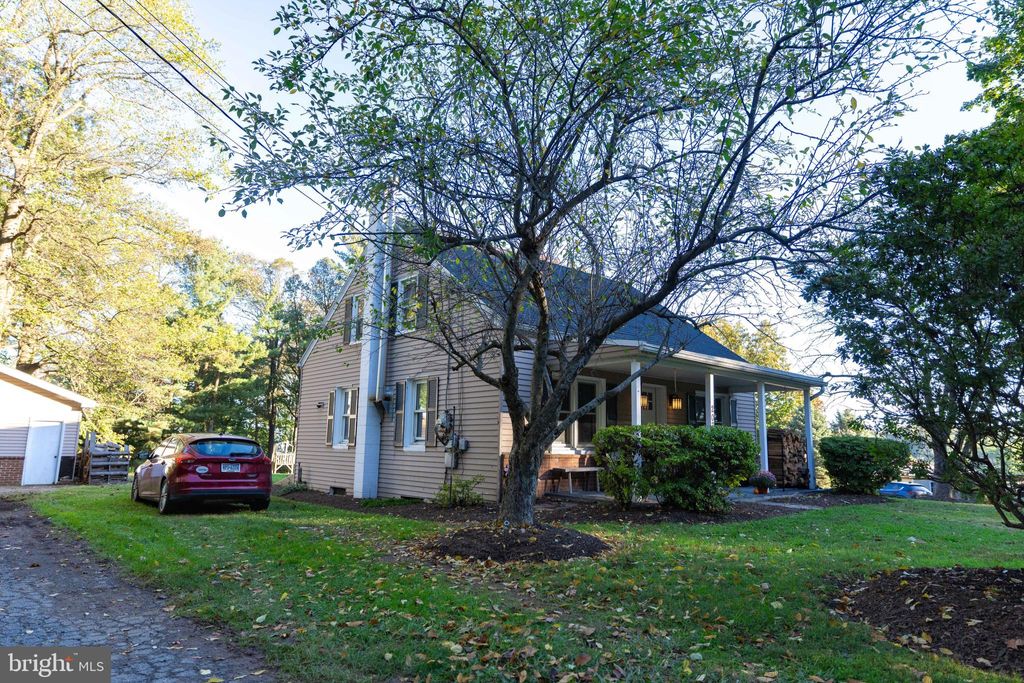 Photo of 2074 White Oak Road, STRASBURG, PA 17579 (MLS # PALA2078606)