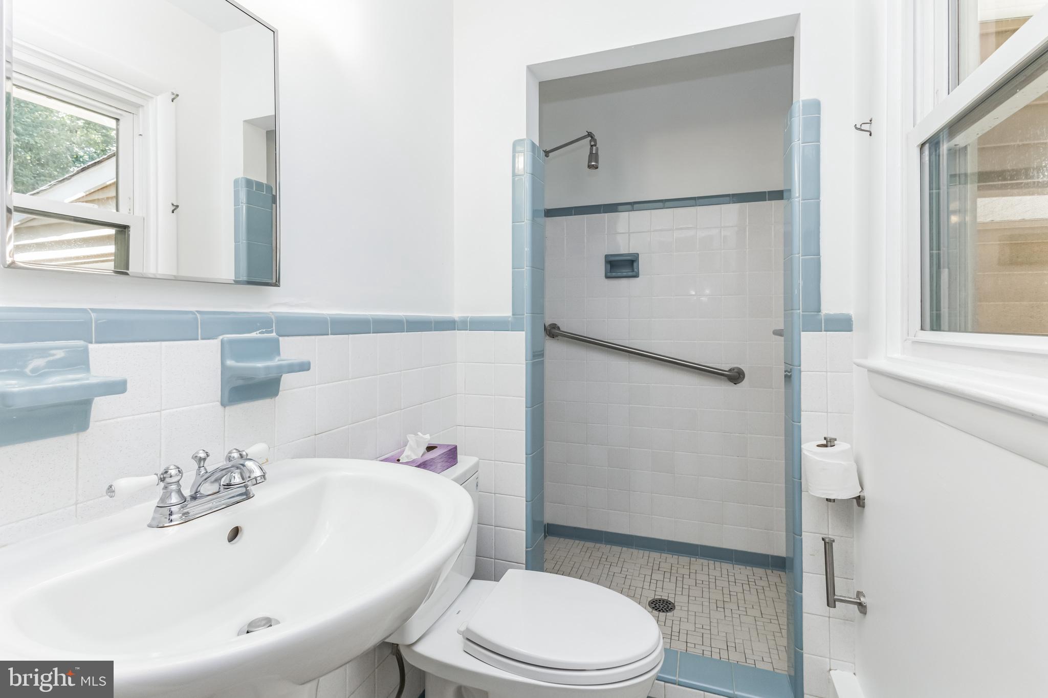 COLLEGE VIEW - Residential