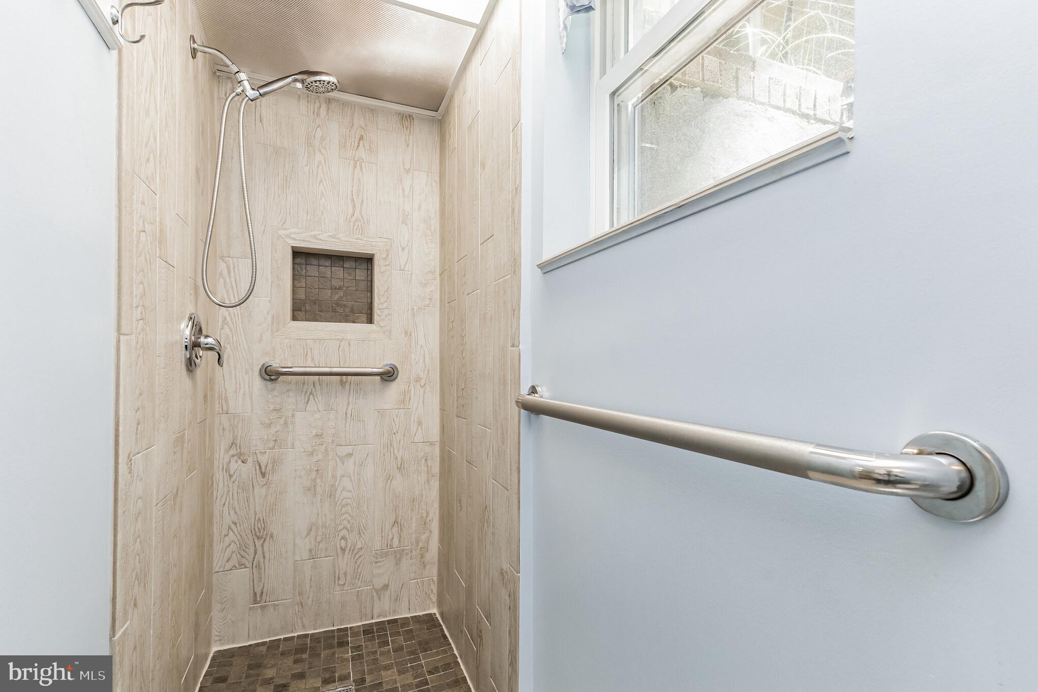 COLLEGE VIEW - Residential