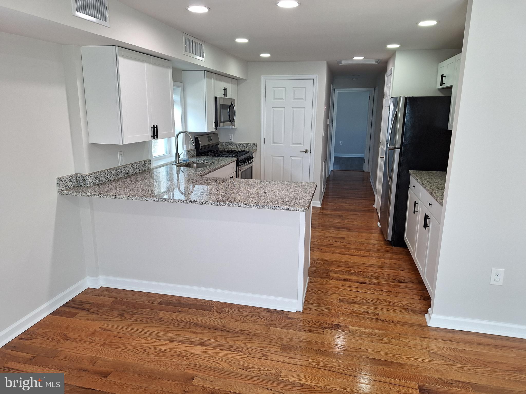 LONGWOOD CROSSING - Residential Lease