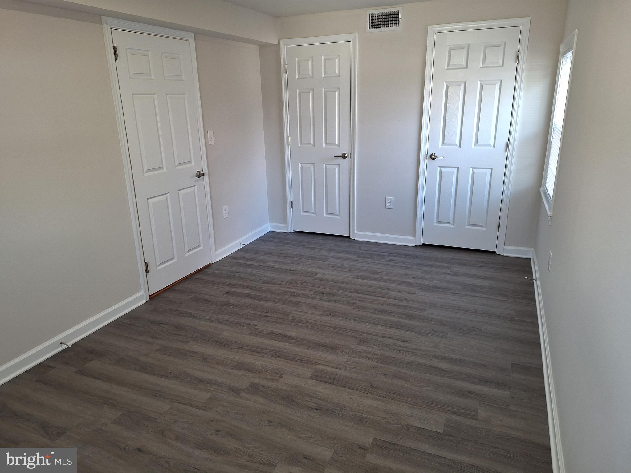 LONGWOOD CROSSING - Residential Lease